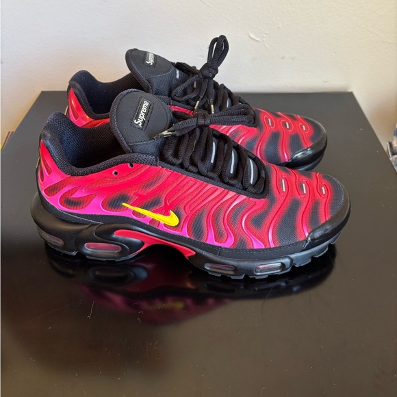 Supreme X Nike Air Max Plus TN. Sz. 8.5 men’s